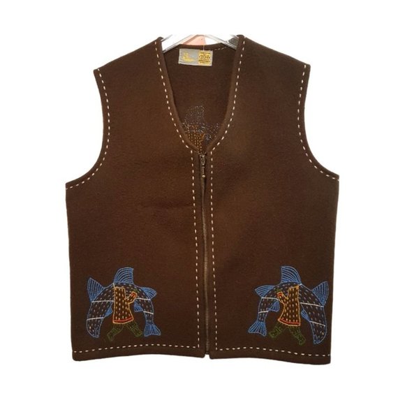 Vintage Inuit Vest Handcrafted by Canadian Eskimos Embroidered Fishing Hunting - Picture 1 of 16